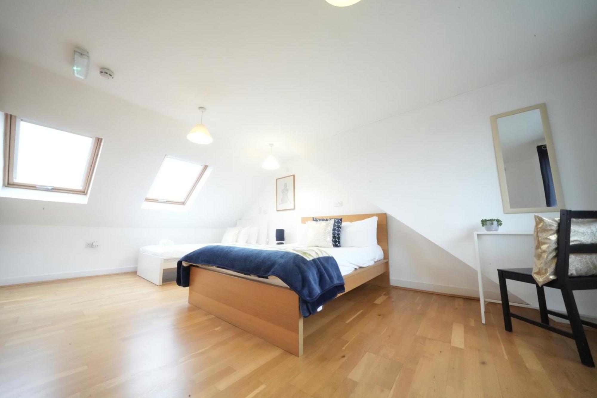 The Great Airport Place-Private Bedrooms With Private Bathroom-1 Bus To Heathrow Airport-5 Minutes By Car- Helpful Advice From Our Team Harmondsworth Exterior photo